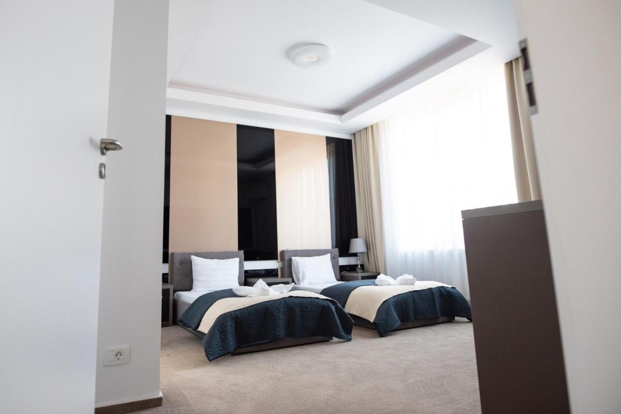 Complex Noblesse Hotel Vaslui Exterior photo