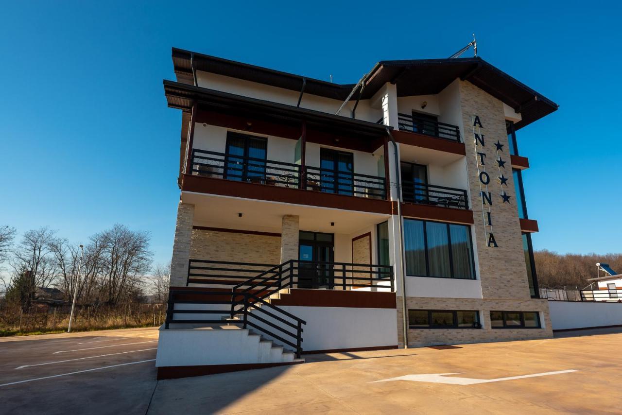Complex Noblesse Hotel Vaslui Exterior photo
