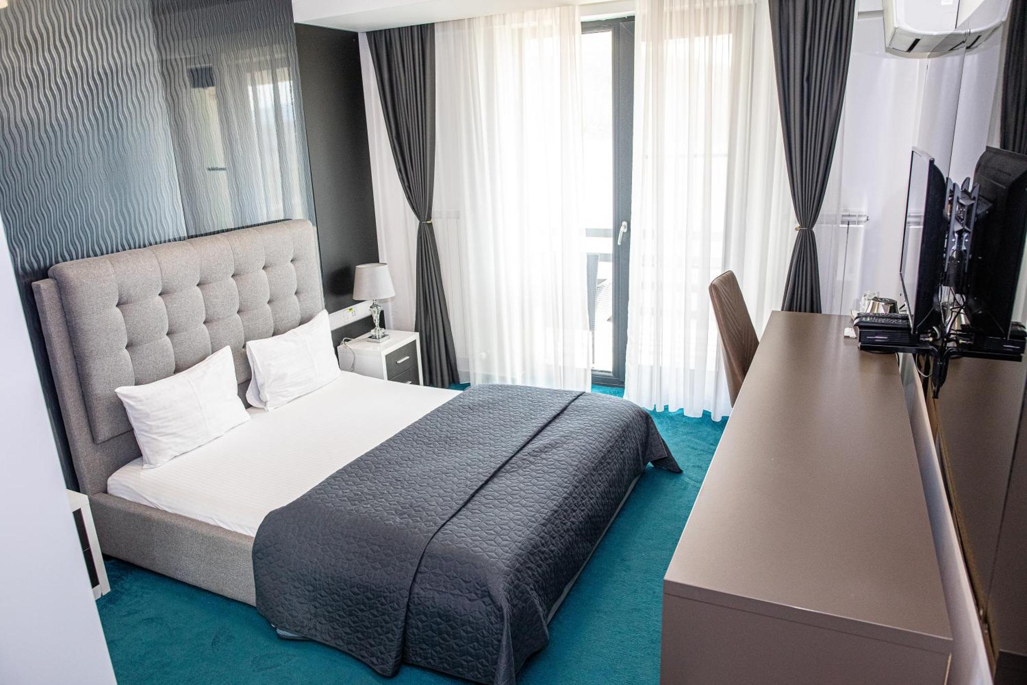 Complex Noblesse Hotel Vaslui Exterior photo